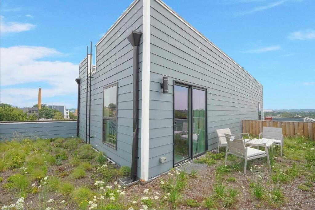 Holiday home Enjoy City Skyline Views From Private Roof Deck! Washington