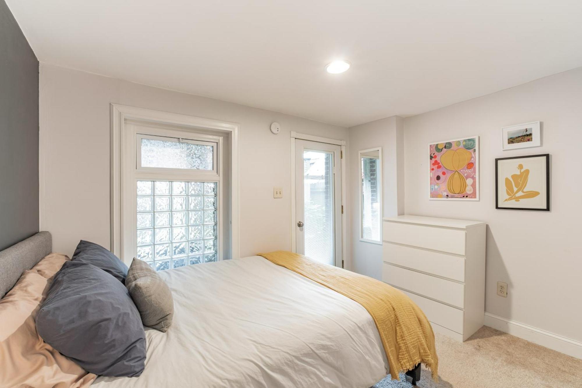 Cute And Charming 1br In Fantastic Location Townhouse Holiday home