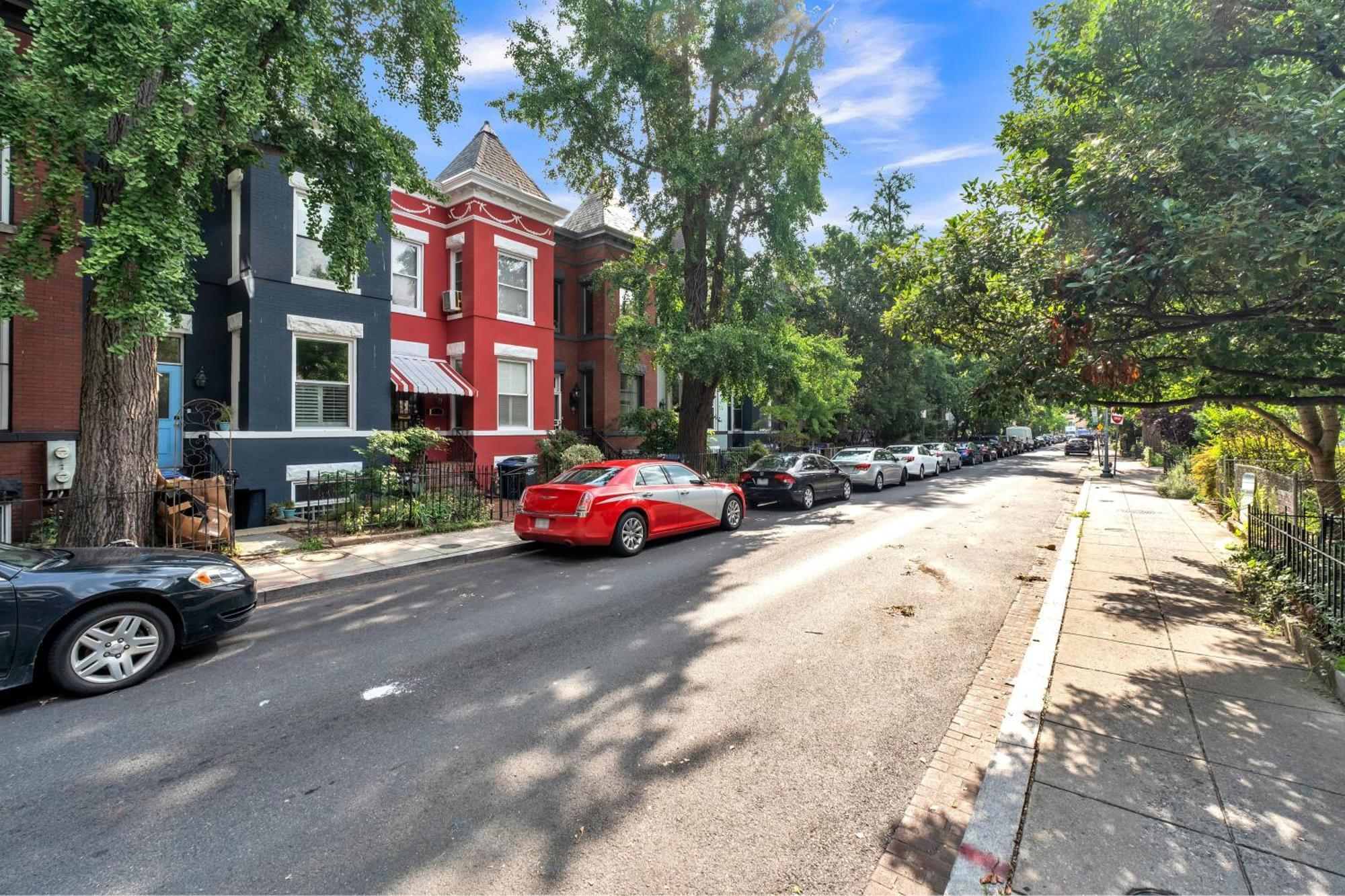 Cute And Charming 1br In Fantastic Location Townhouse *