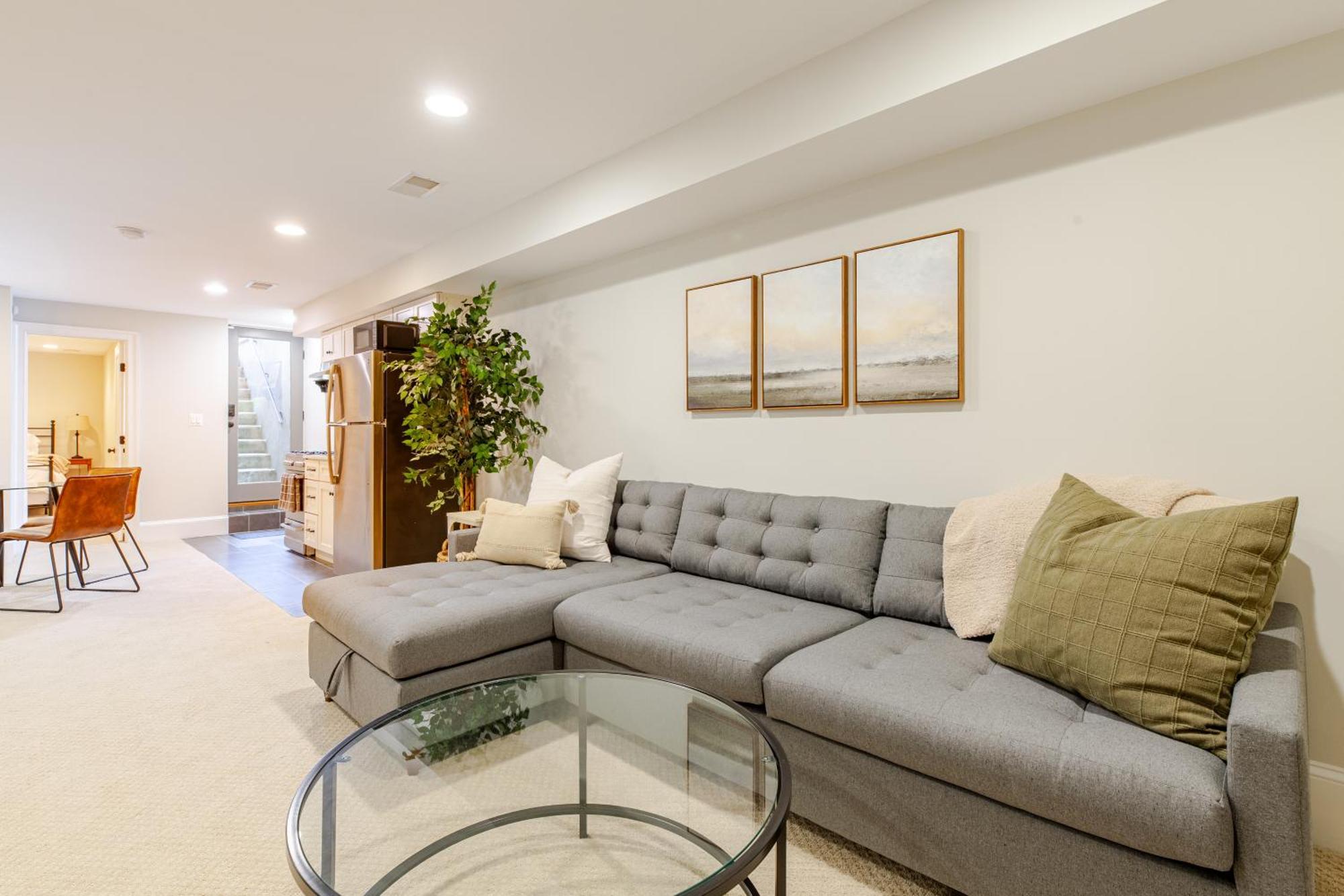 Private Garage Parking And King Bed - Walk To Metro * Washington