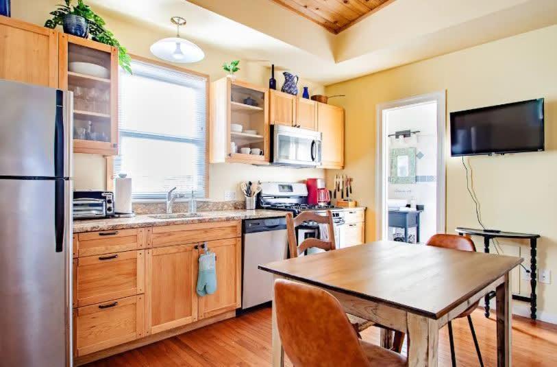 Historic Capital Hill And Carriage House Apartment *