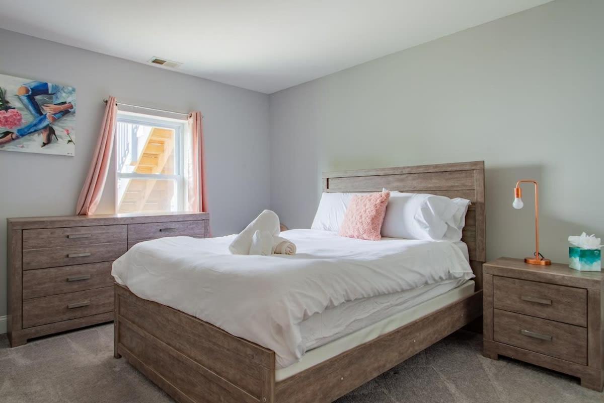 A In One Of Dc's Neighborhoods 4-bedroom Petworth Townhome Washington