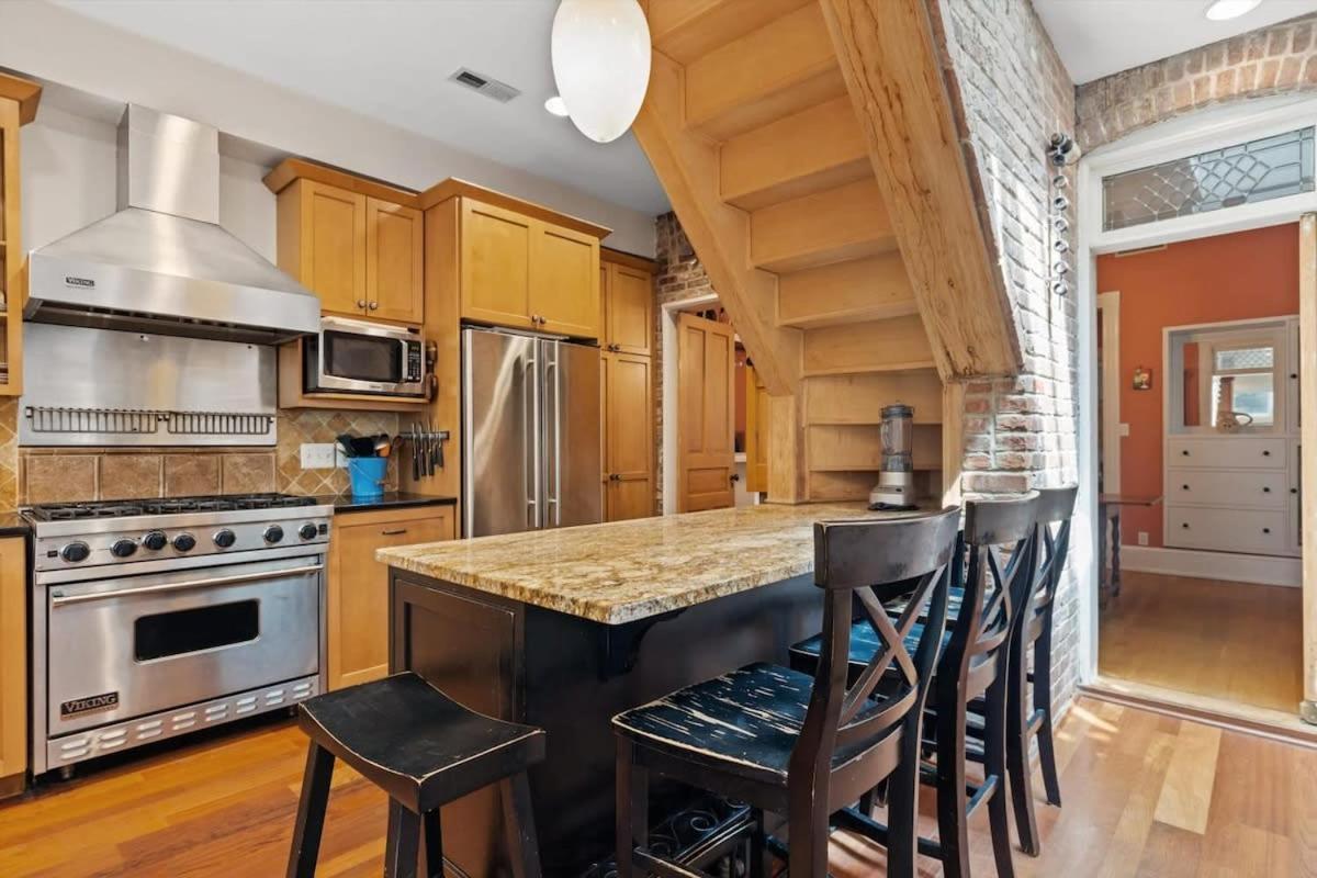 Historic Capital Hill And Carriage House Apartment Washington