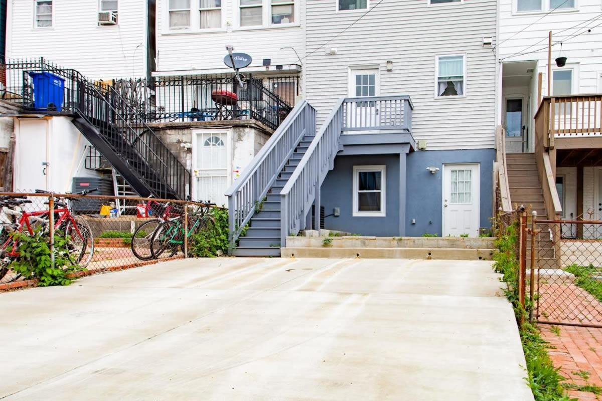 Holiday home A In One Of Dc's Neighborhoods 4-bedroom Petworth Townhome