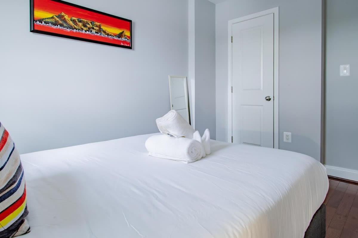 A In One Of Dc's Neighborhoods 4-bedroom Petworth Townhome Holiday home Washington