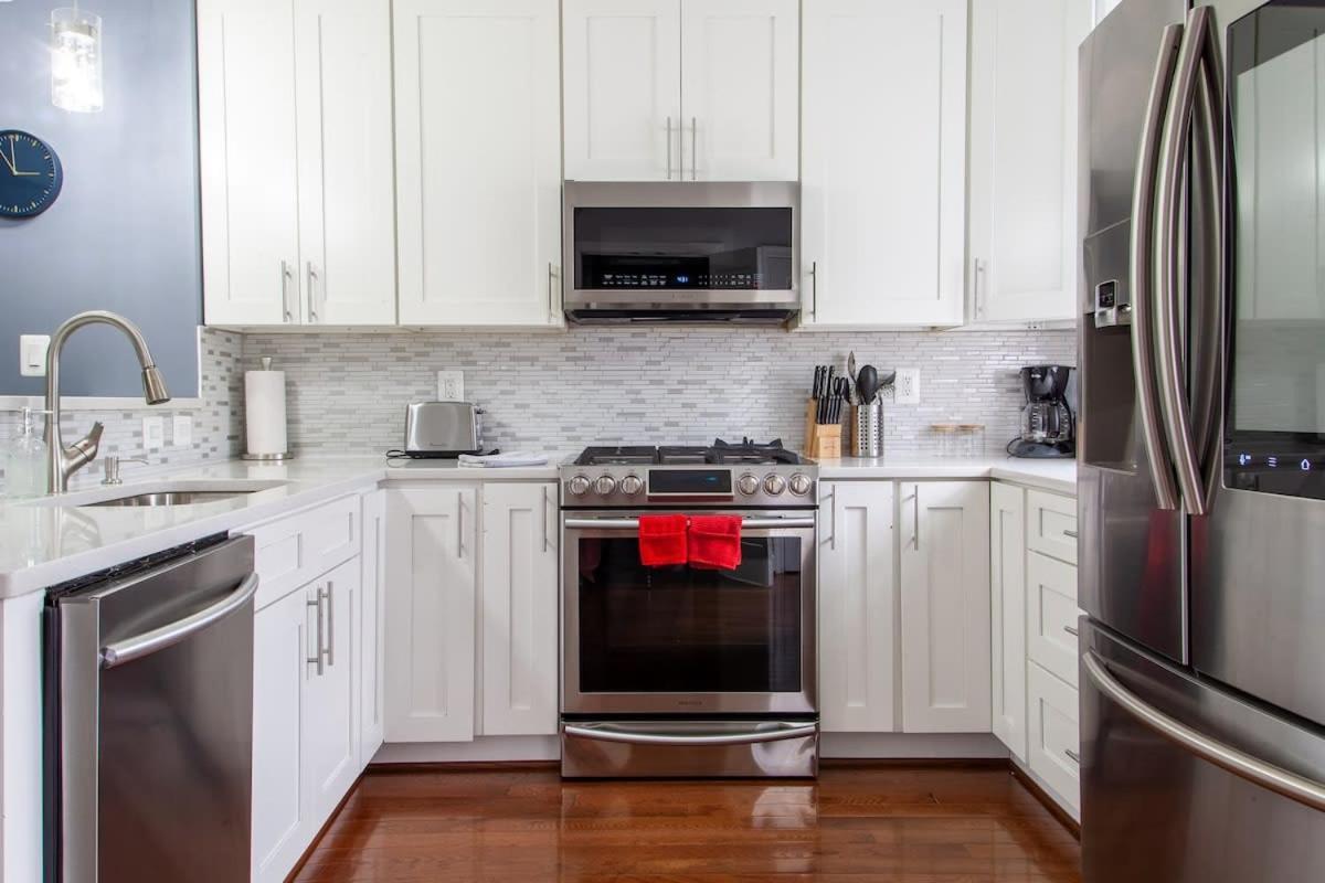 A In One Of Dc's Neighborhoods 4-bedroom Petworth Townhome *
