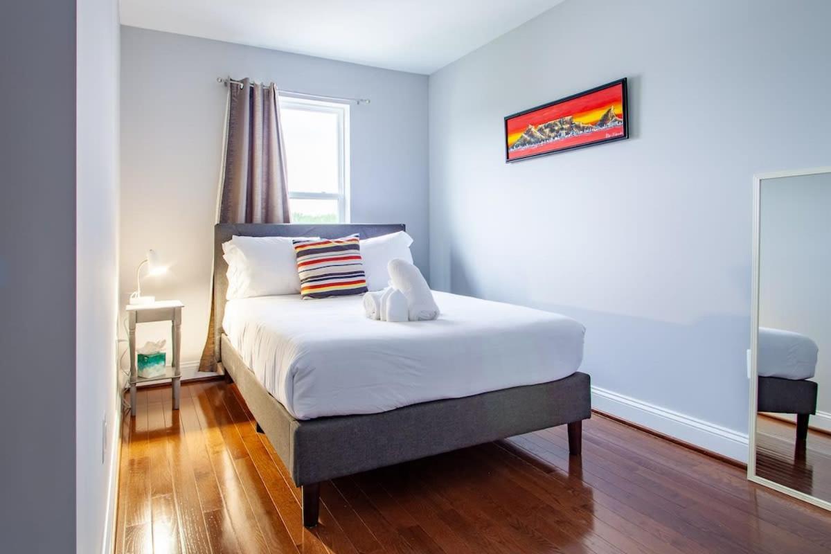 A In One Of Dc's Neighborhoods 4-bedroom Petworth Townhome * Washington