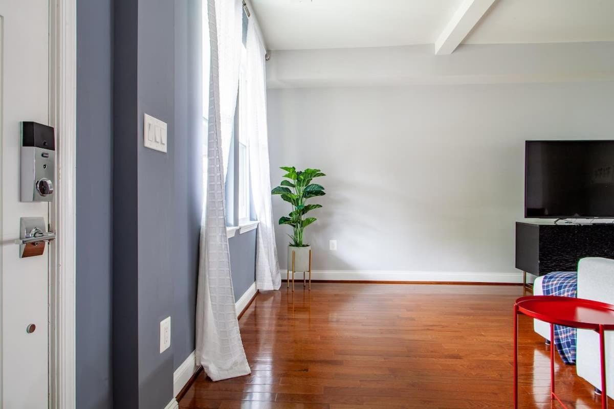 Holiday home A In One Of Dc's Neighborhoods 4-bedroom Petworth Townhome *