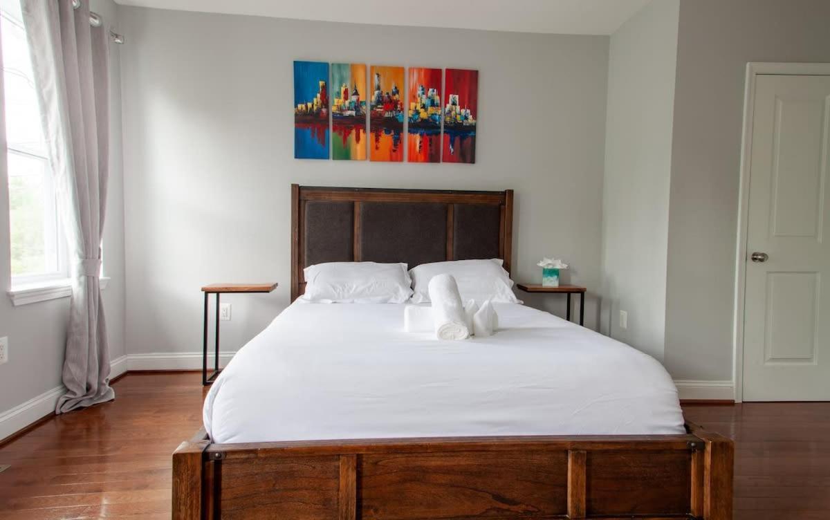 A In One Of Dc's Neighborhoods 4-bedroom Petworth Townhome Washington