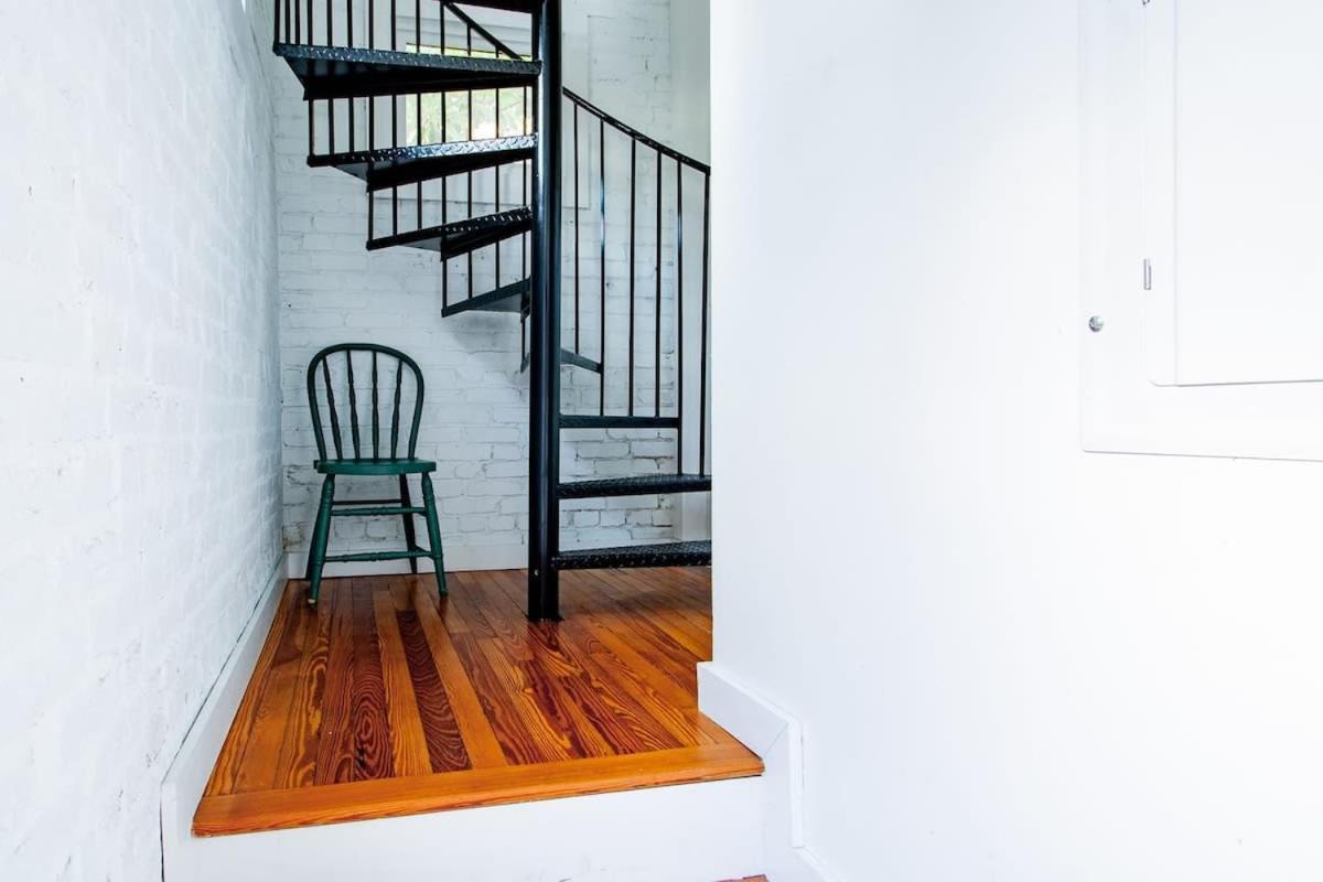 Apartment Adorable Space In Private Carriage House