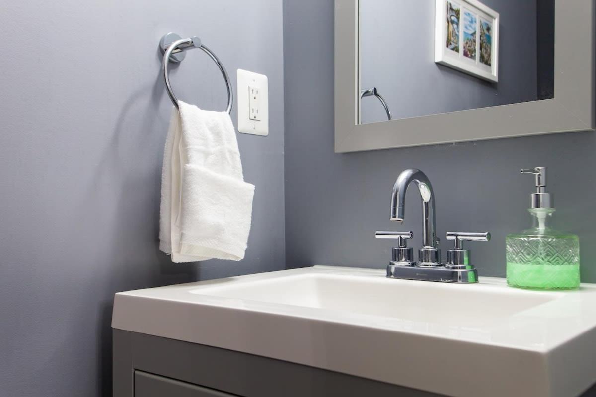 Holiday home A In One Of Dc's Neighborhoods 4-bedroom Petworth Townhome *