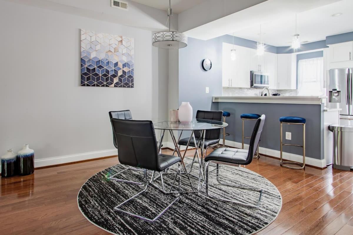 A In One Of Dc's Neighborhoods 4-bedroom Petworth Townhome Holiday home *
