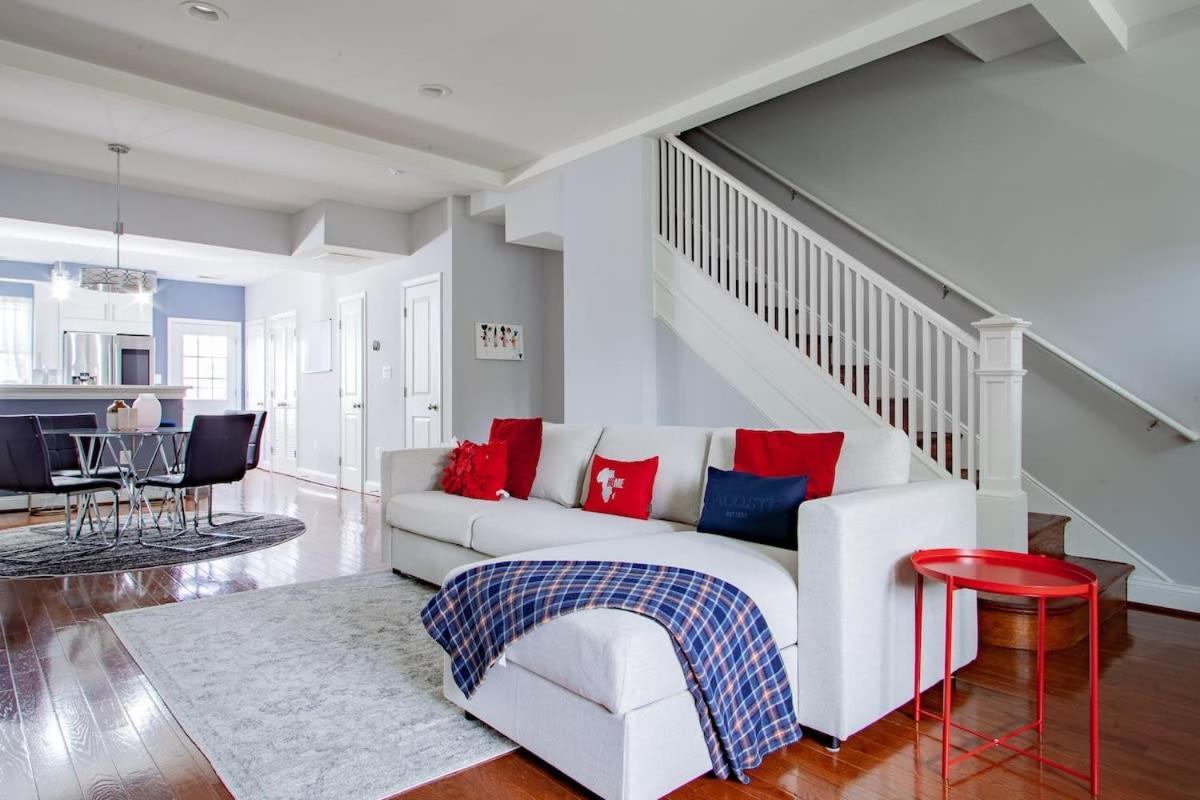 A In One Of Dc's Neighborhoods 4-bedroom Petworth Townhome *