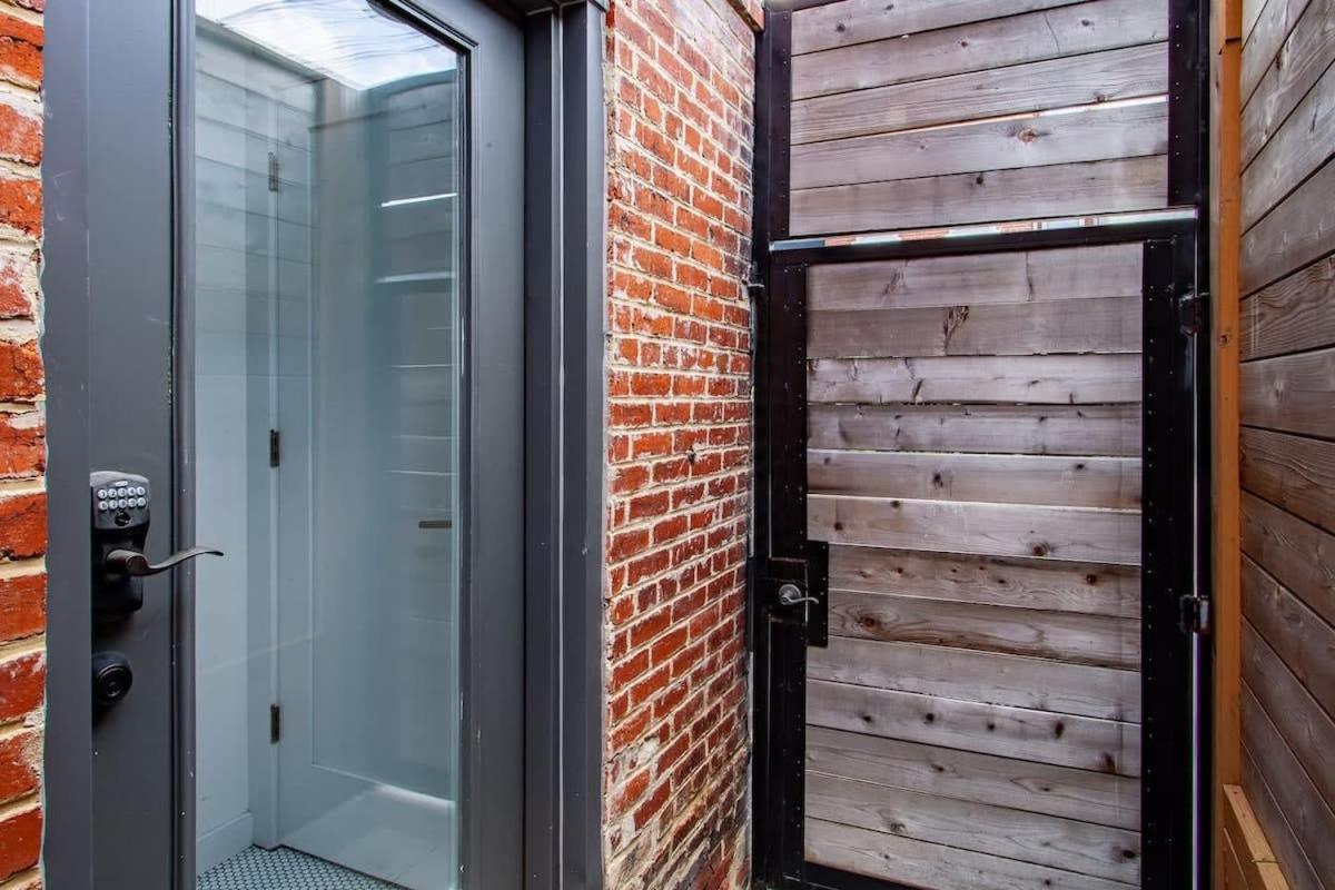 Adorable Space In Private Carriage House * Washington