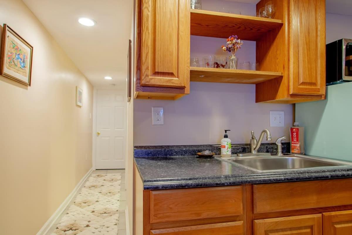 Apartment 2-br Retreat Peace Privacy & Parking *