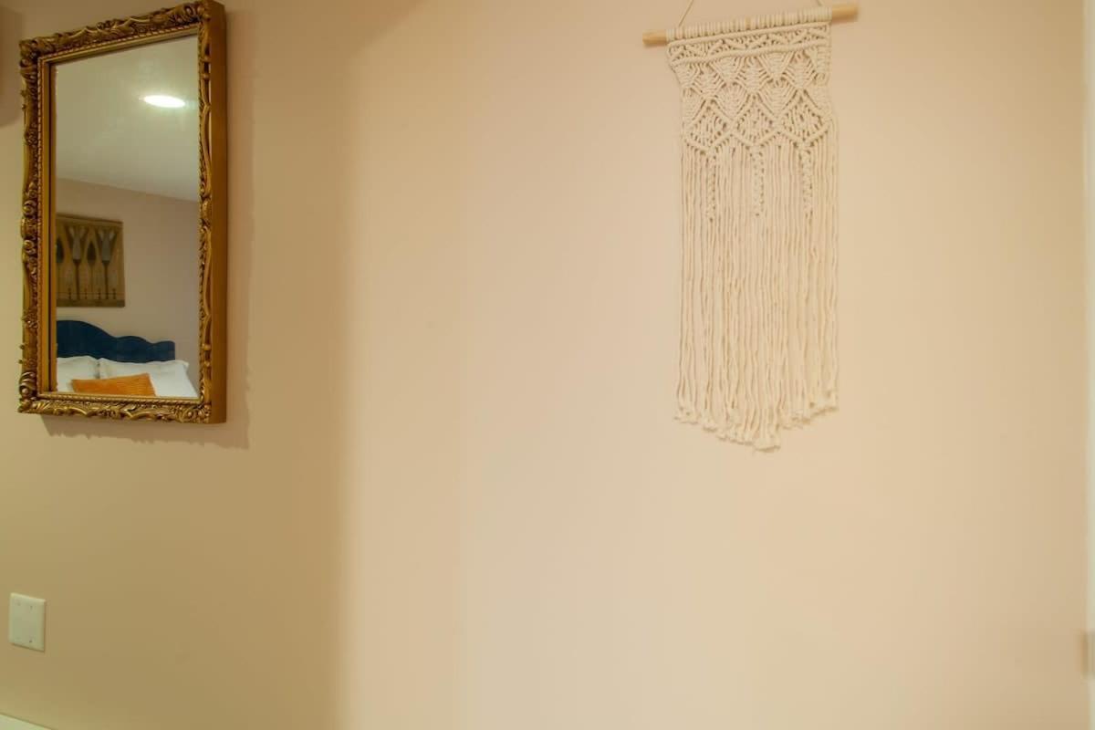 Apartment 2-br Retreat Peace Privacy & Parking Washington