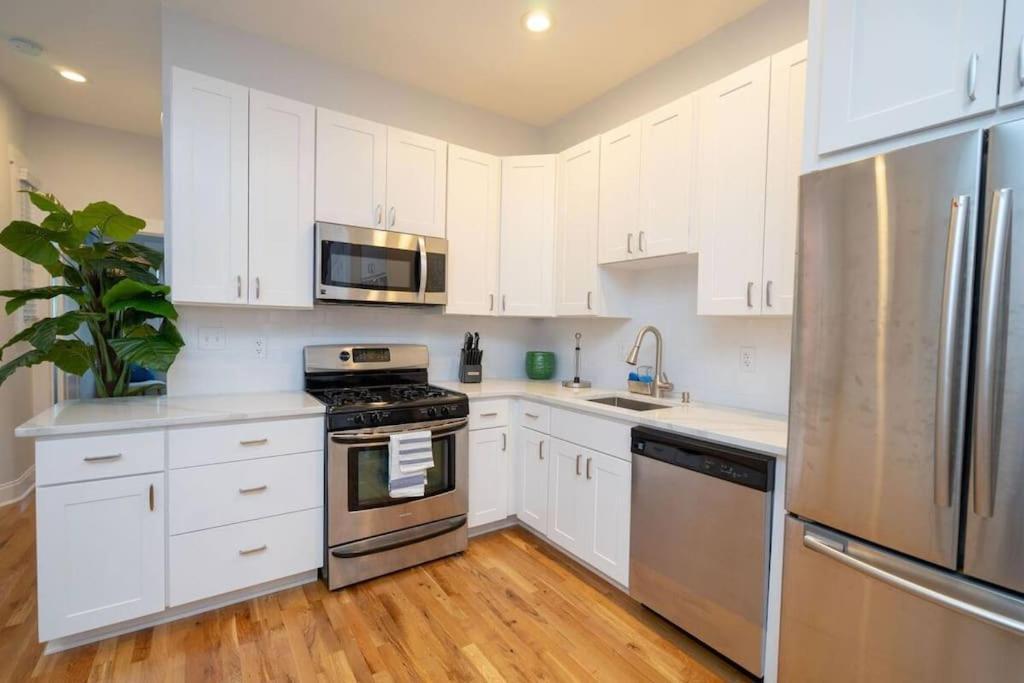 Modern 4br Columbia Heights Gem Walk 2 Metro & Shops Apartment
