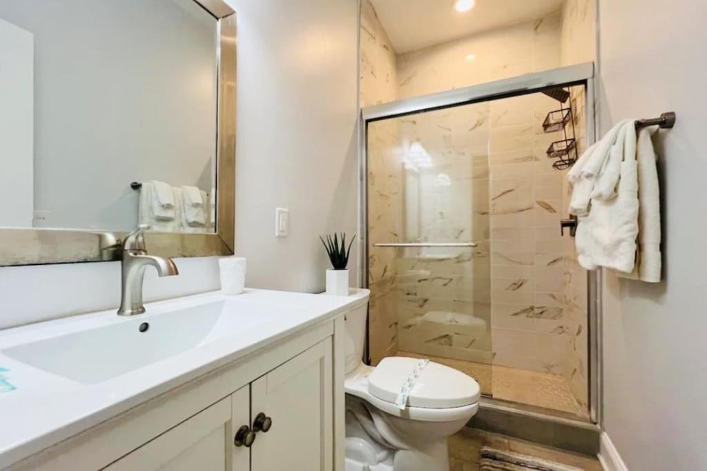 Modern 4br Columbia Heights Gem Walk 2 Metro & Shops Washington