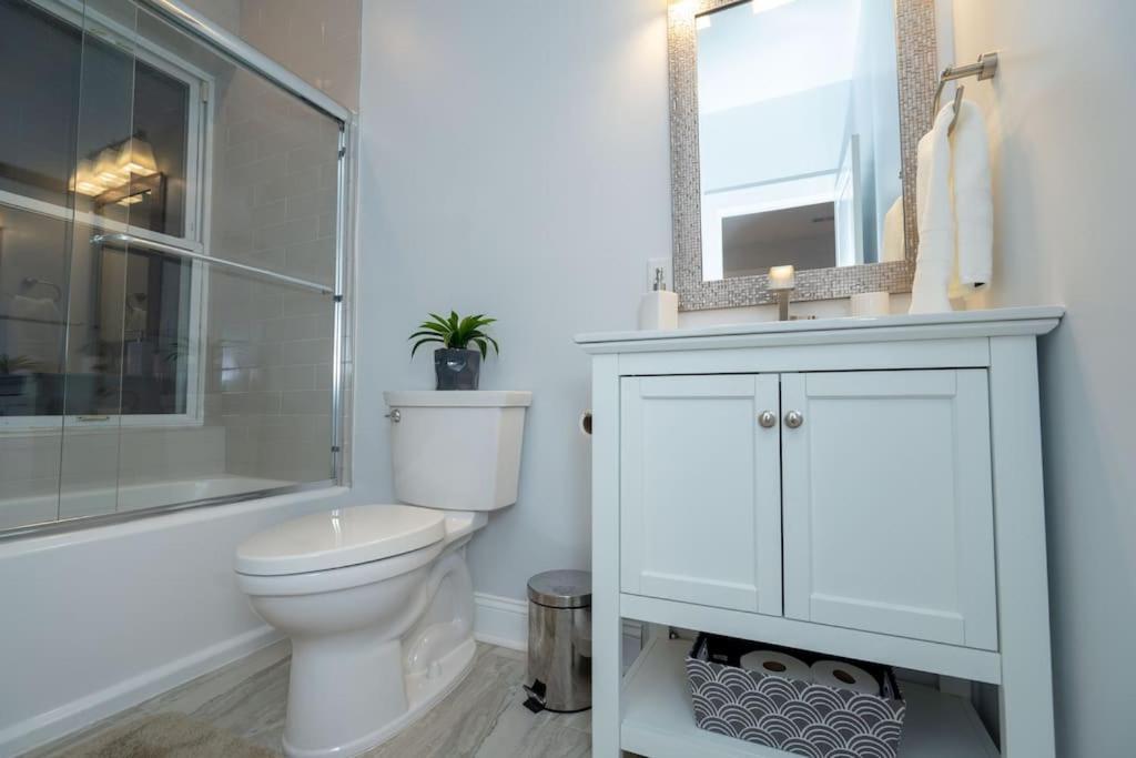 Modern 4br Columbia Heights Gem Walk 2 Metro & Shops Apartment *