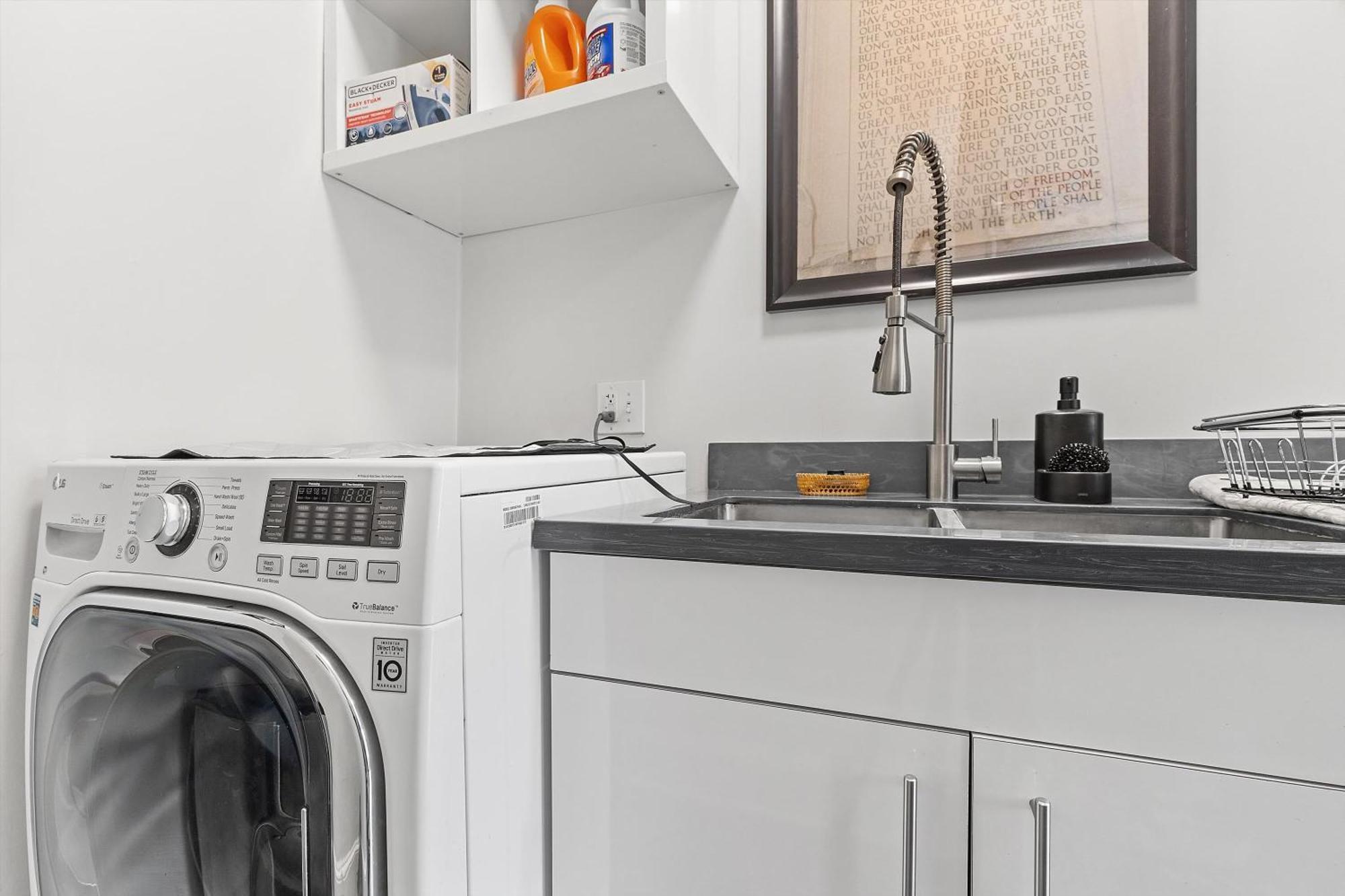 Beautiful 1-br Flat Nestled Between Dupont & Logan Washington