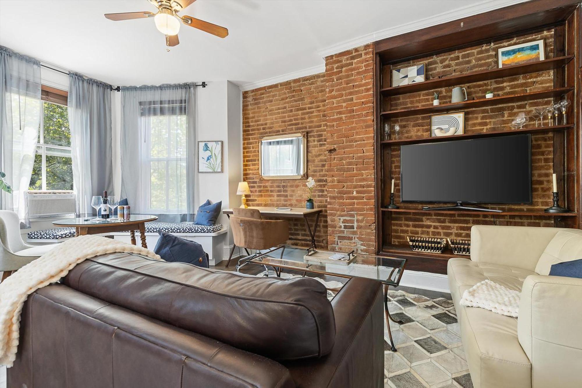 Apartment Beautiful 1-br Flat Nestled Between Dupont & Logan Washington