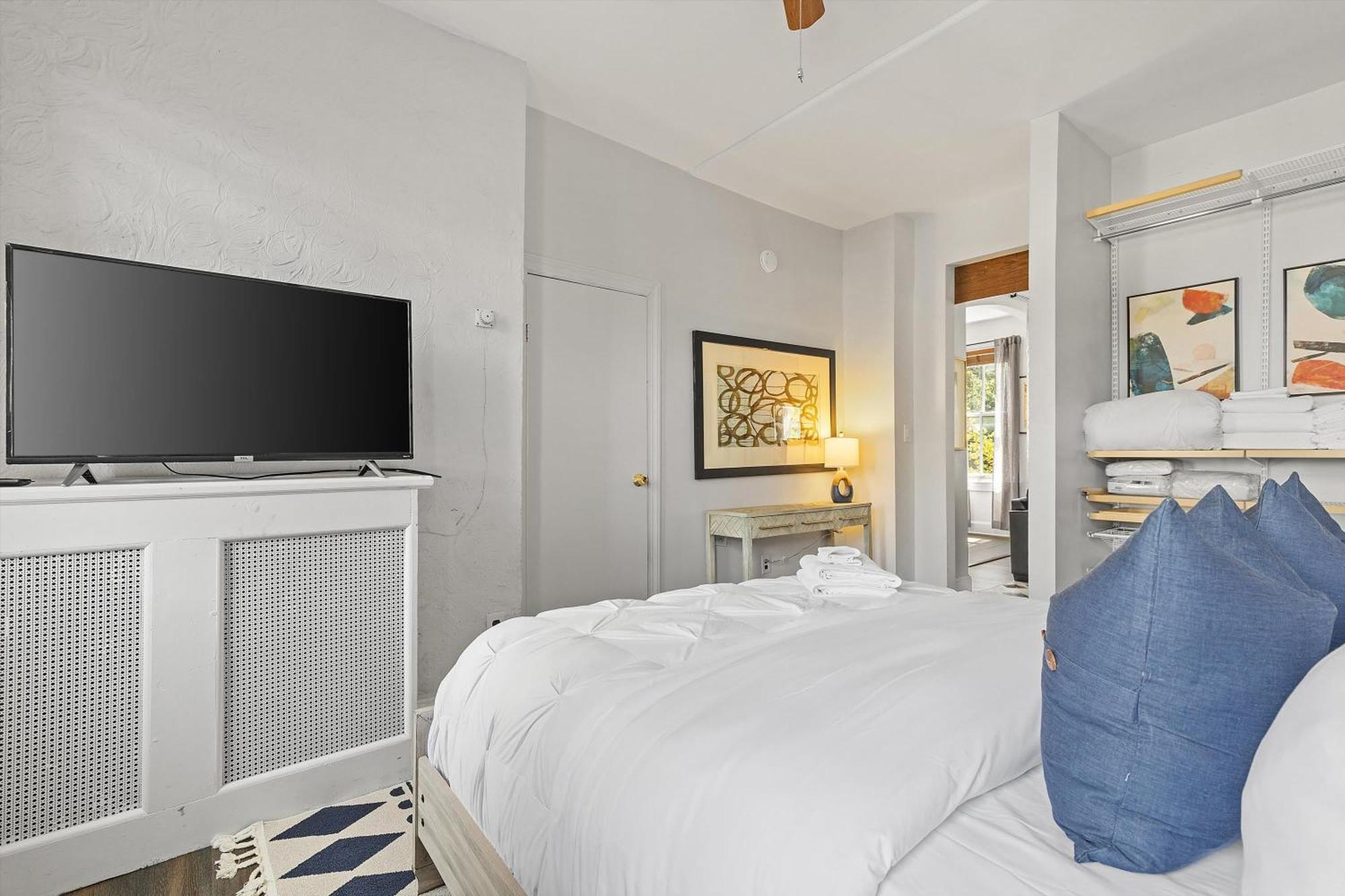 Beautiful 1-br Flat Nestled Between Dupont & Logan Apartment Washington