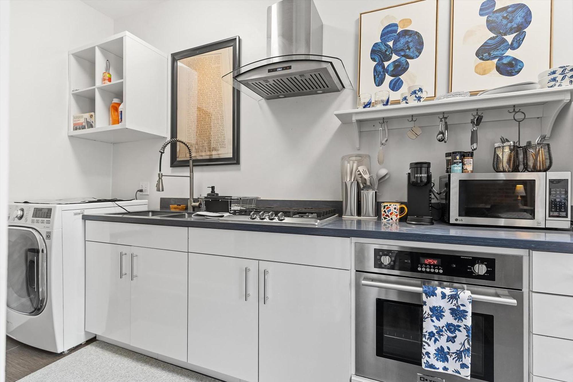 Beautiful 1-br Flat Nestled Between Dupont & Logan * Washington