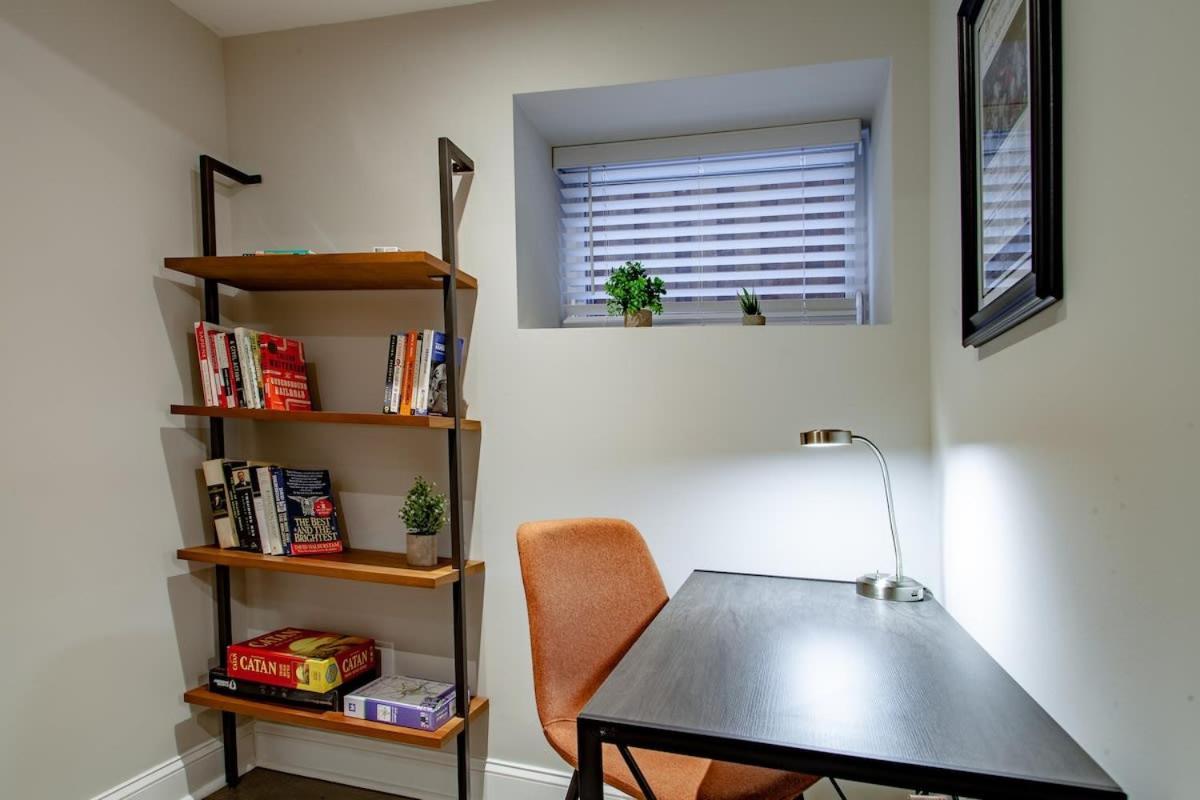 Apartment 2-br Petworth Pad Walk To Metro Subway *