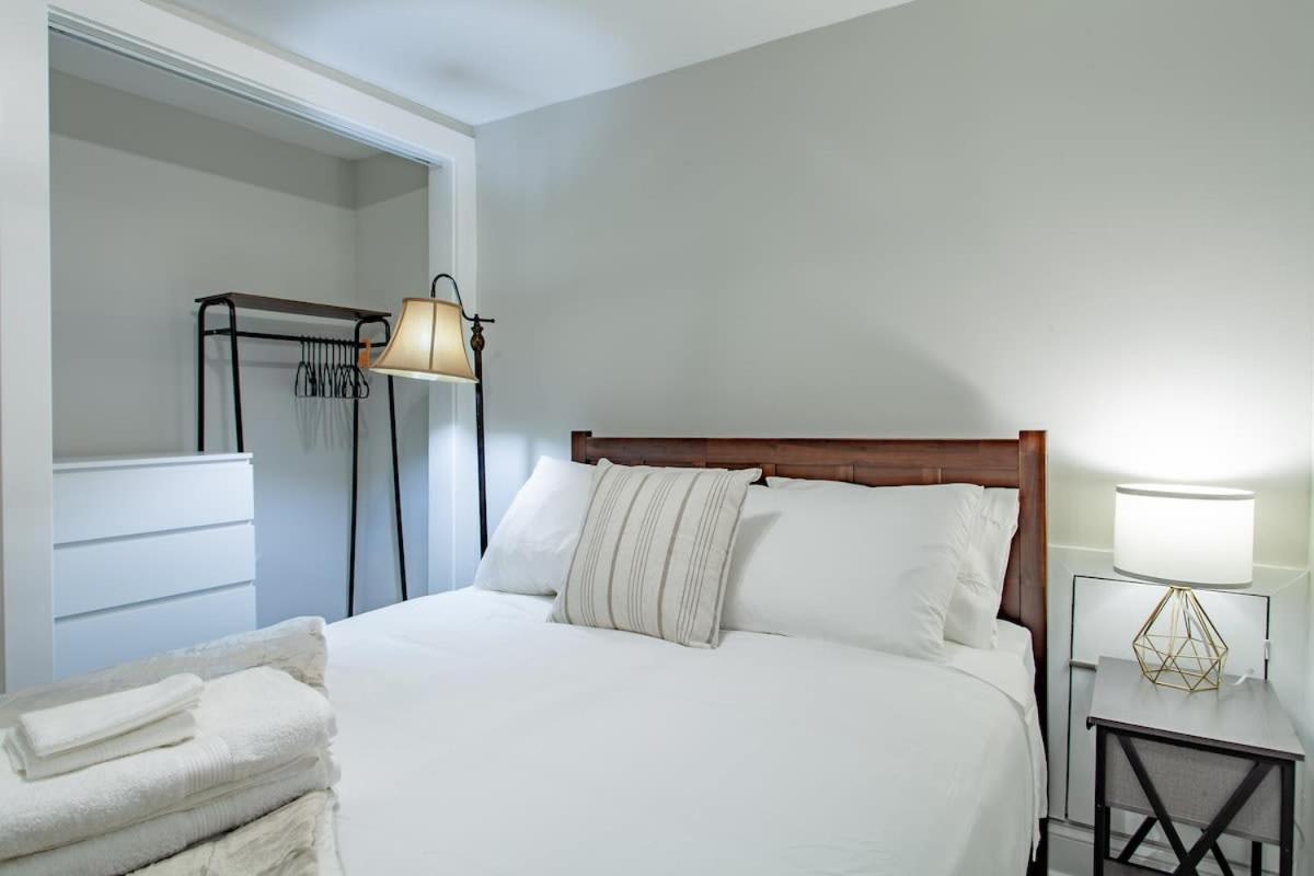 2-br Petworth Pad Walk To Metro Subway Apartment