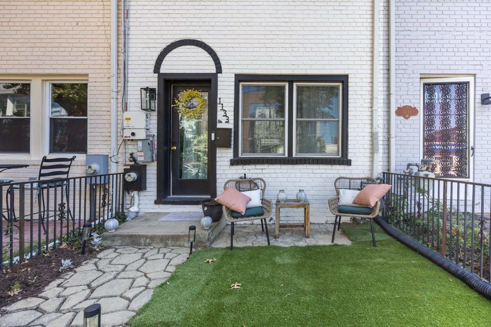 Apartment Charming 2br Townhouse With Patio & Parking In Dc Washington