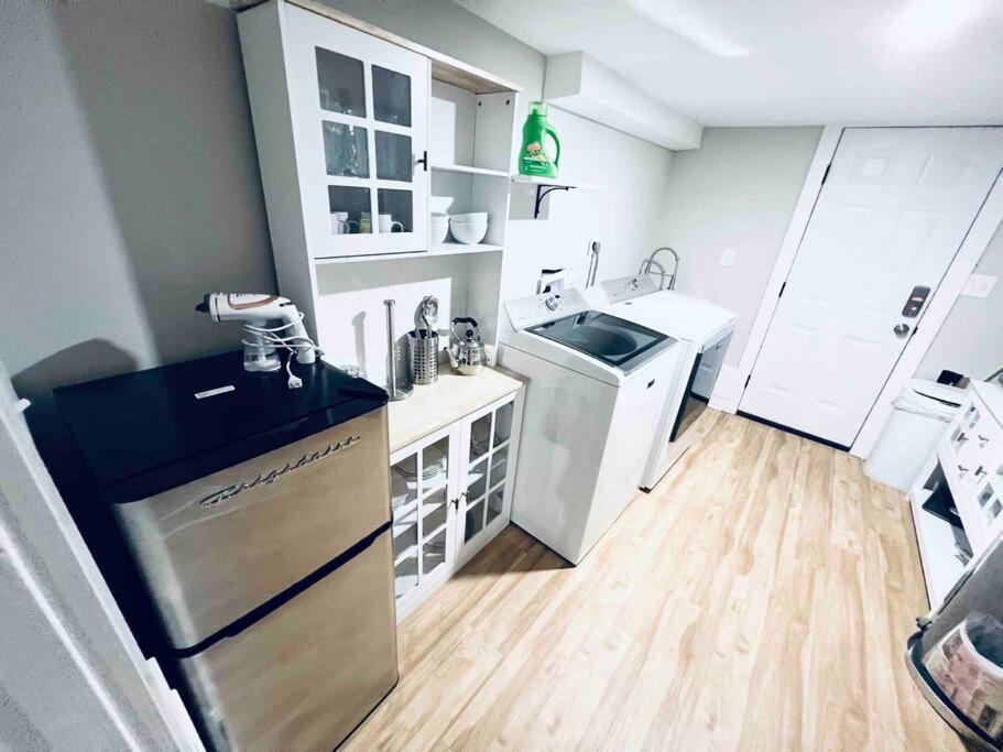 Contemporary Upscale 3br At H Street Corridor