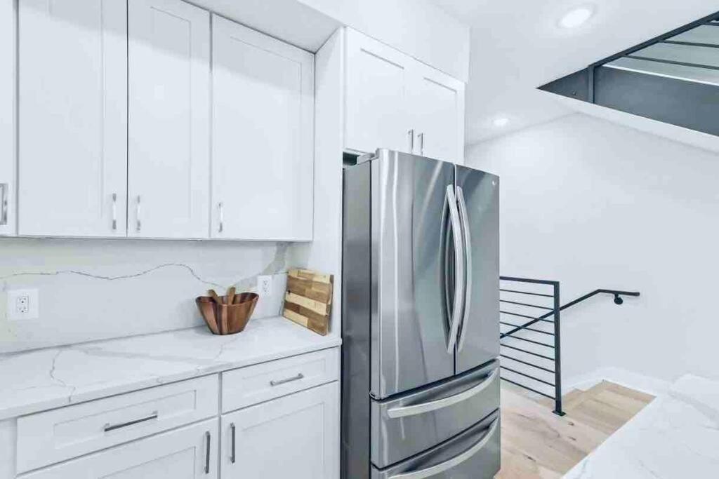 Designer Penthouse Rooftop With Monument View-parking Holiday home Washington