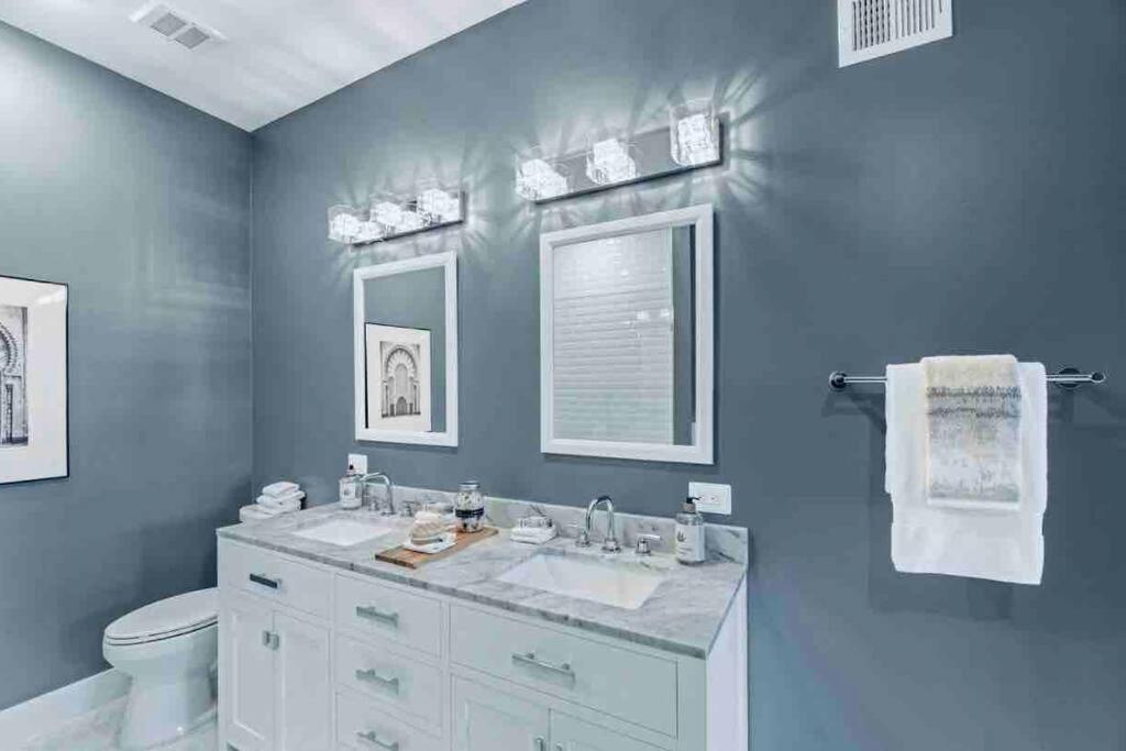 Holiday home Designer Penthouse Rooftop With Monument View-parking Washington