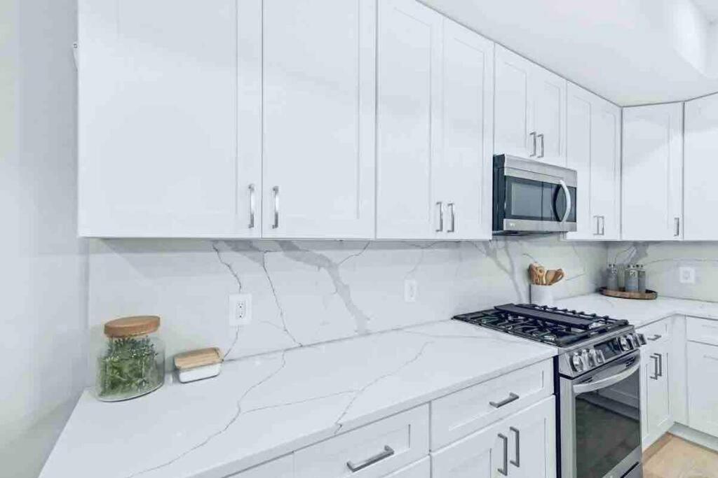 Designer Penthouse Rooftop With Monument View-parking Holiday home *
