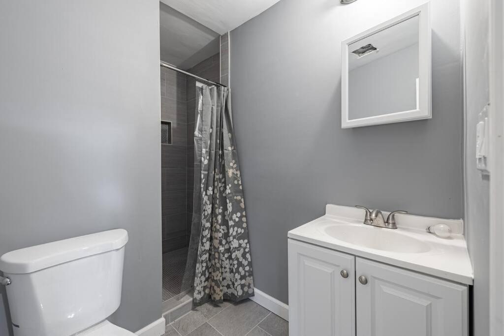 Updated 2-bedroom In Dc Apartment Washington