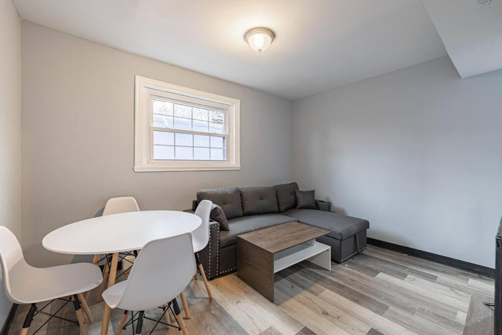 Updated 2-bedroom In Dc Apartment Washington