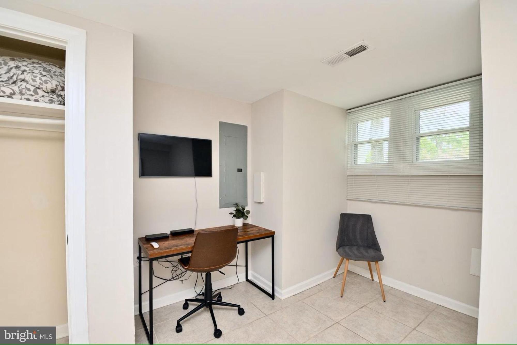 Elegant 5br Near Capitol Hill! Free Parking! * Washington
