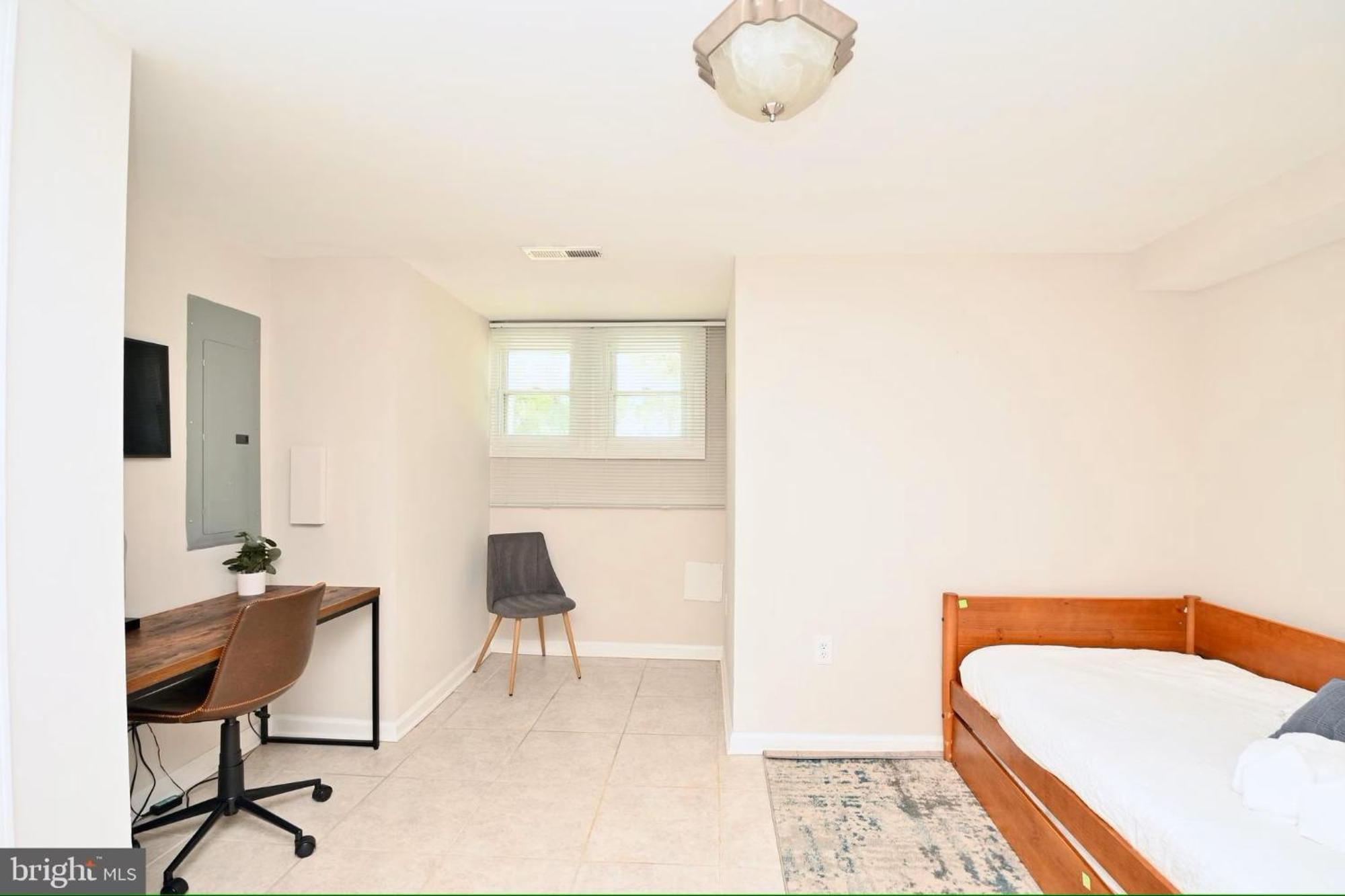 Elegant 5br Near Capitol Hill! Free Parking! *