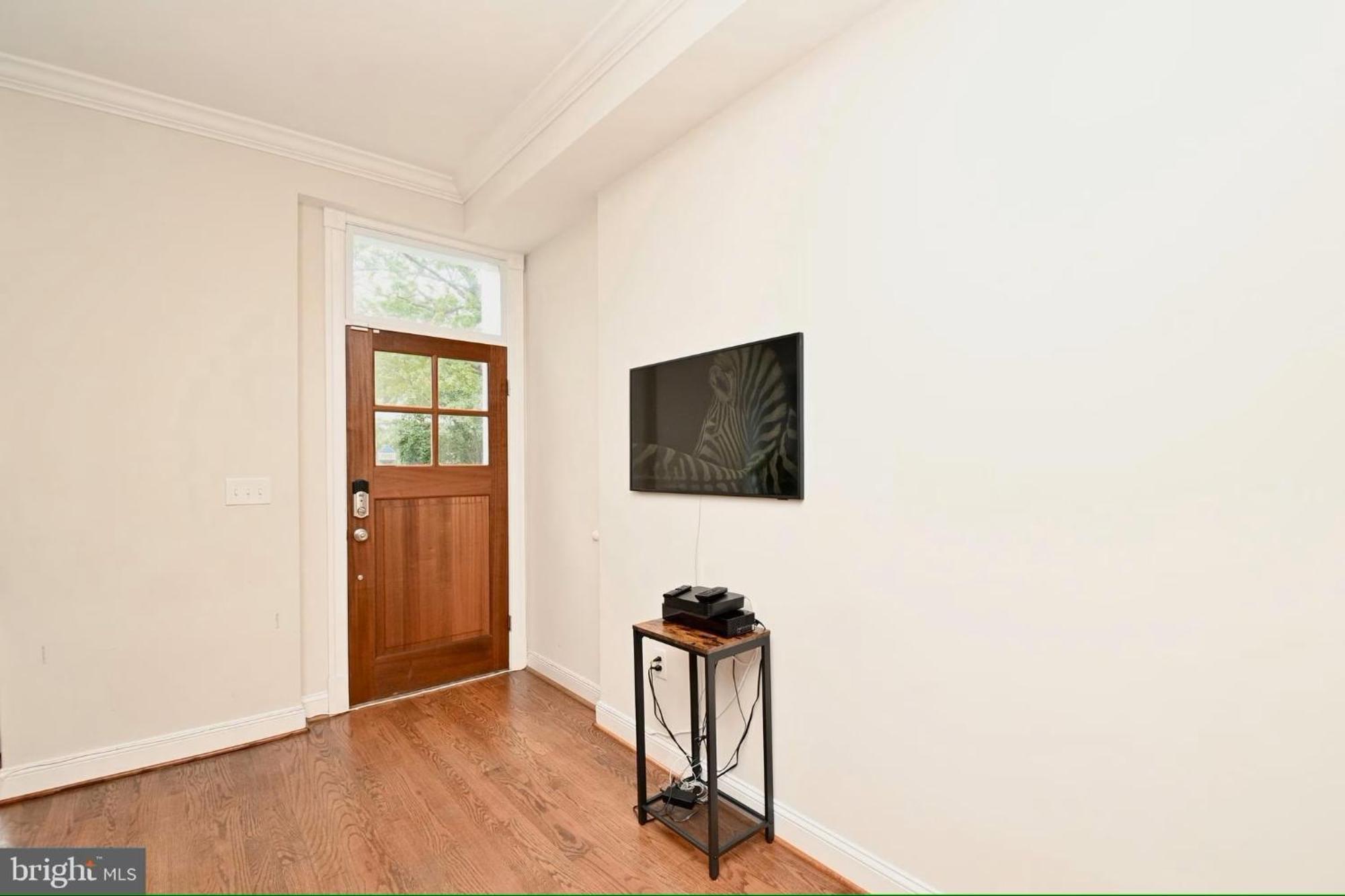 Elegant 5br Near Capitol Hill! Free Parking!