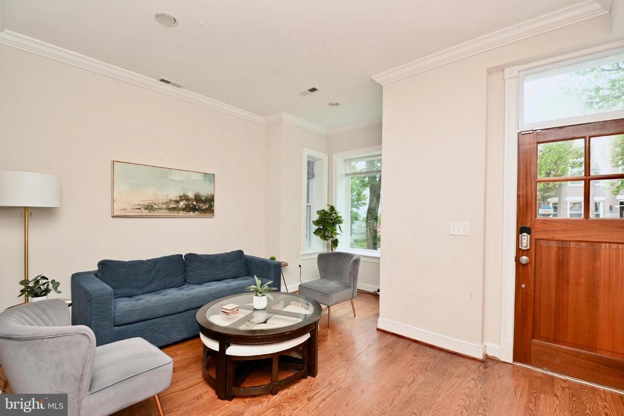 Elegant 5br Near Capitol Hill! Free Parking! Holiday home