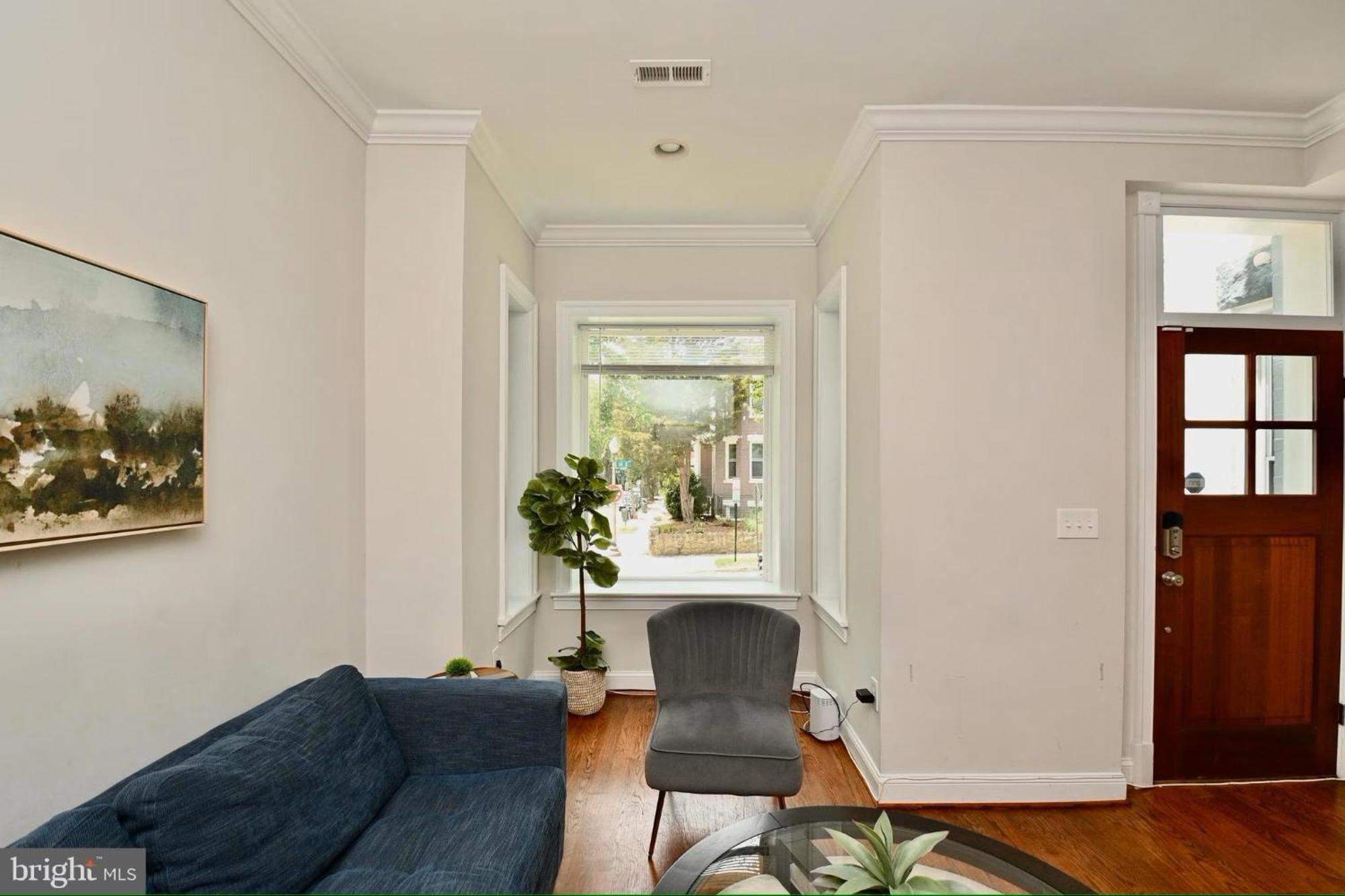 Holiday home Elegant 5br Near Capitol Hill! Free Parking!