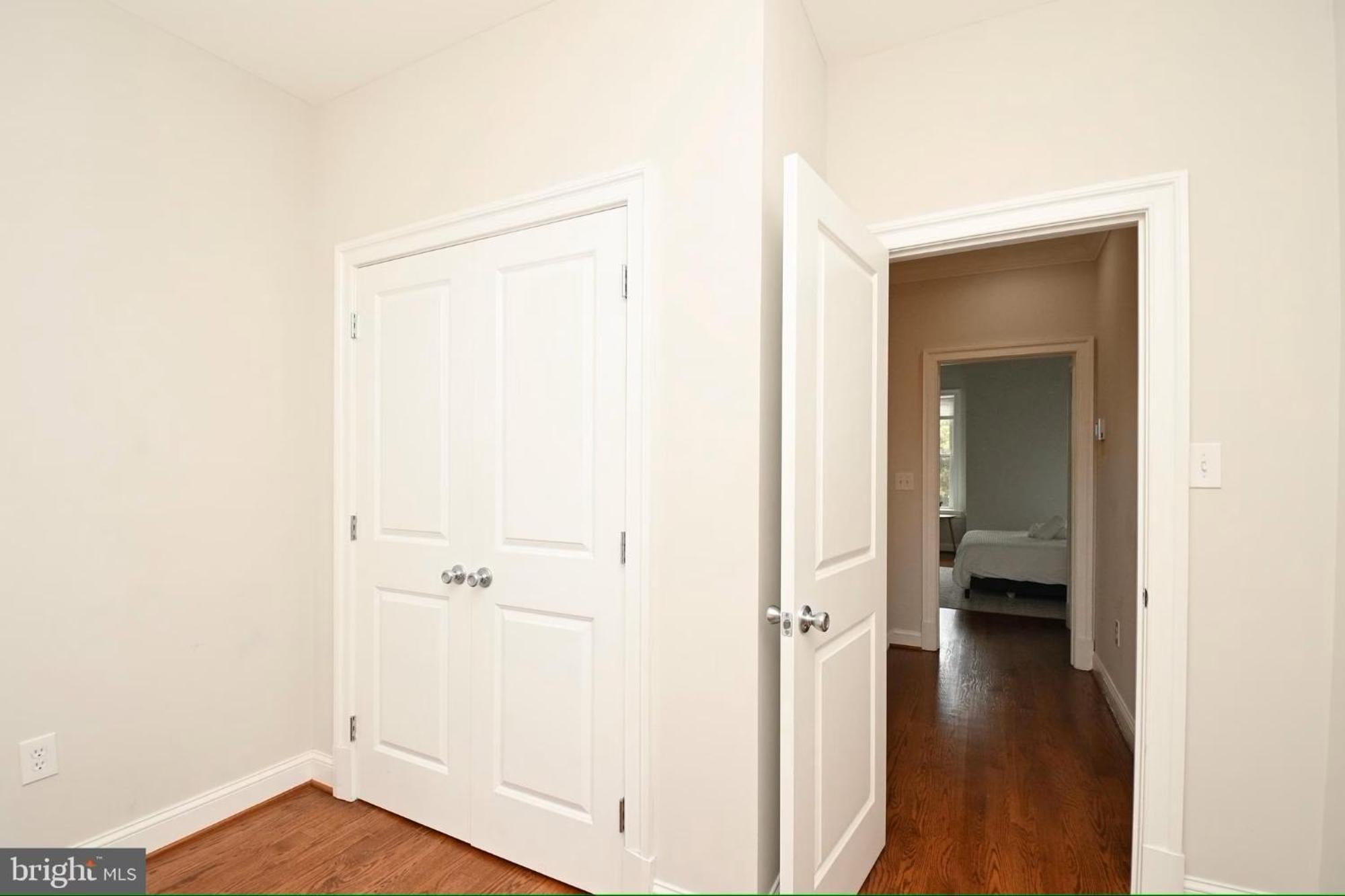 Elegant 5br Near Capitol Hill! Free Parking! Holiday home Washington