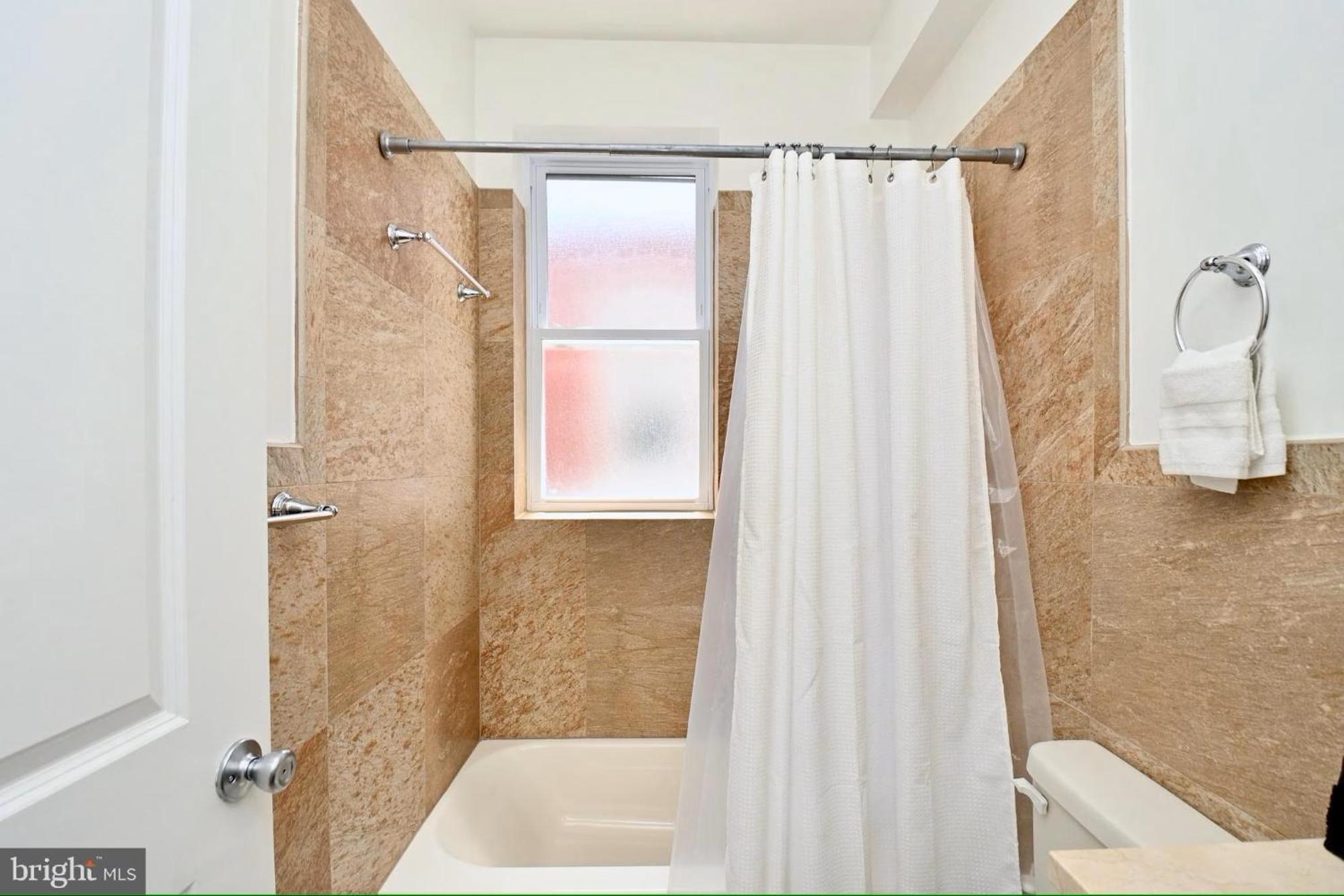 Elegant 5br Near Capitol Hill! Free Parking! * Washington