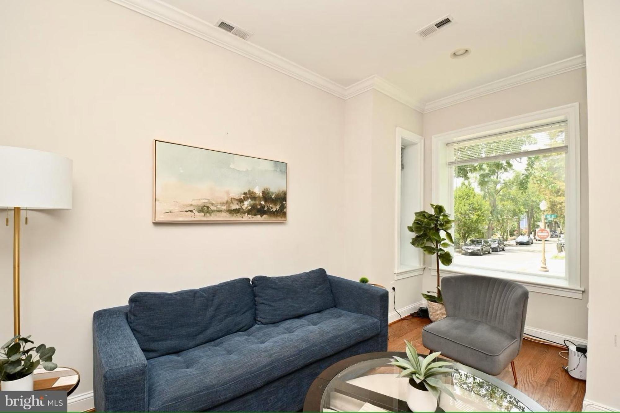 Elegant 5br Near Capitol Hill! Free Parking! *