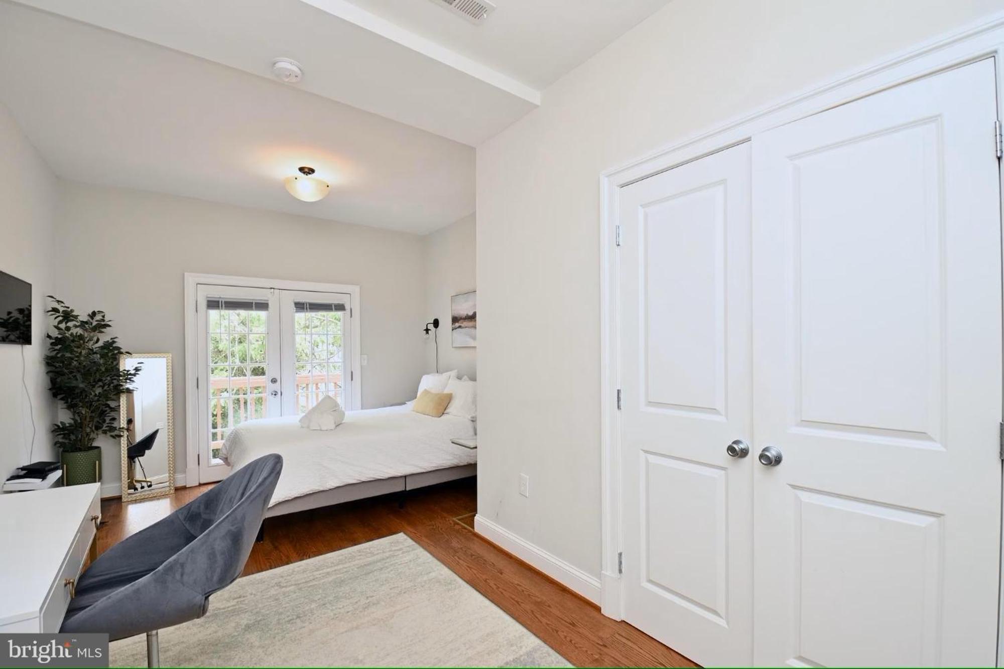 Elegant 5br Near Capitol Hill! Free Parking!