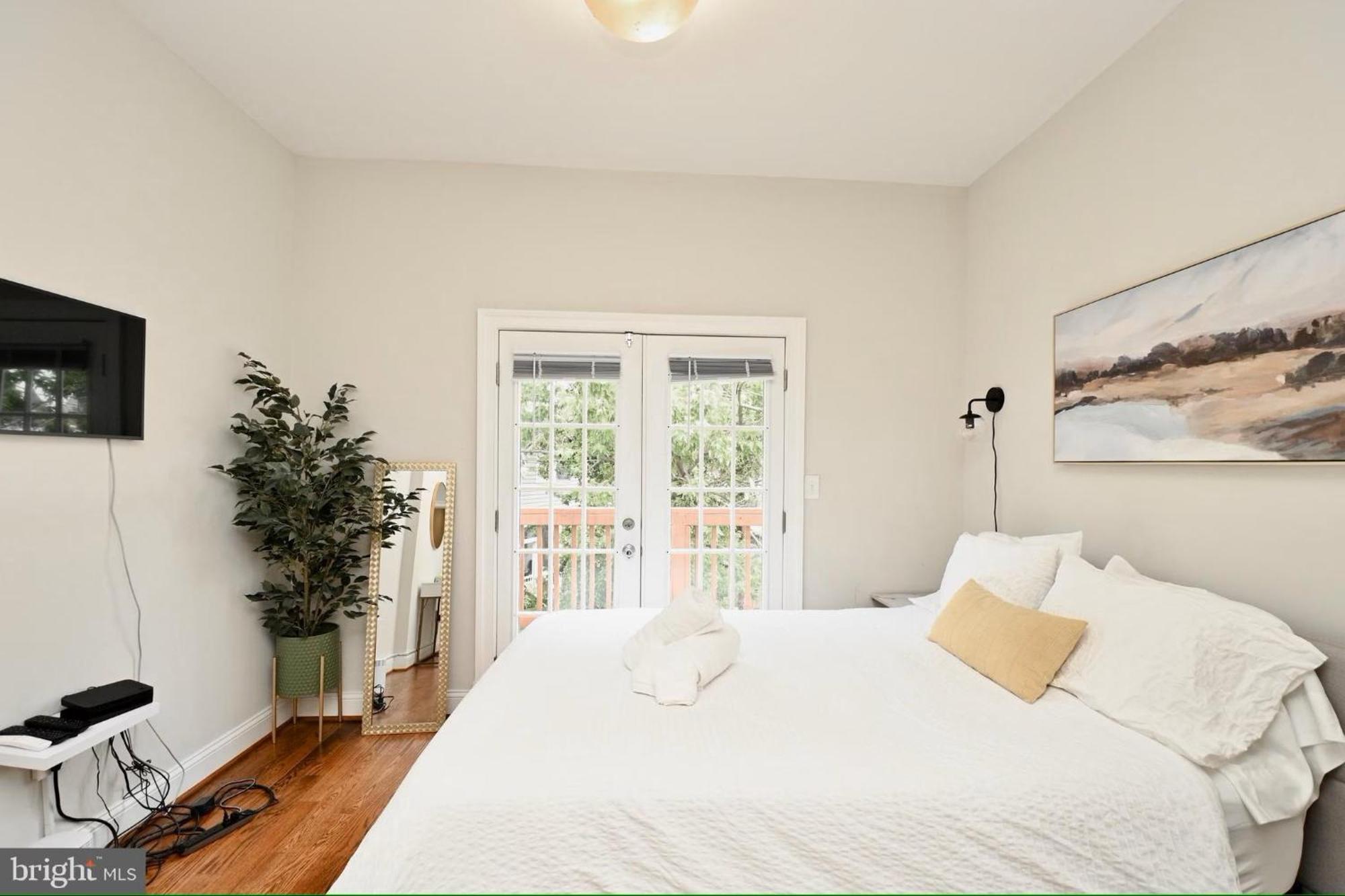 Holiday home Elegant 5br Near Capitol Hill! Free Parking!
