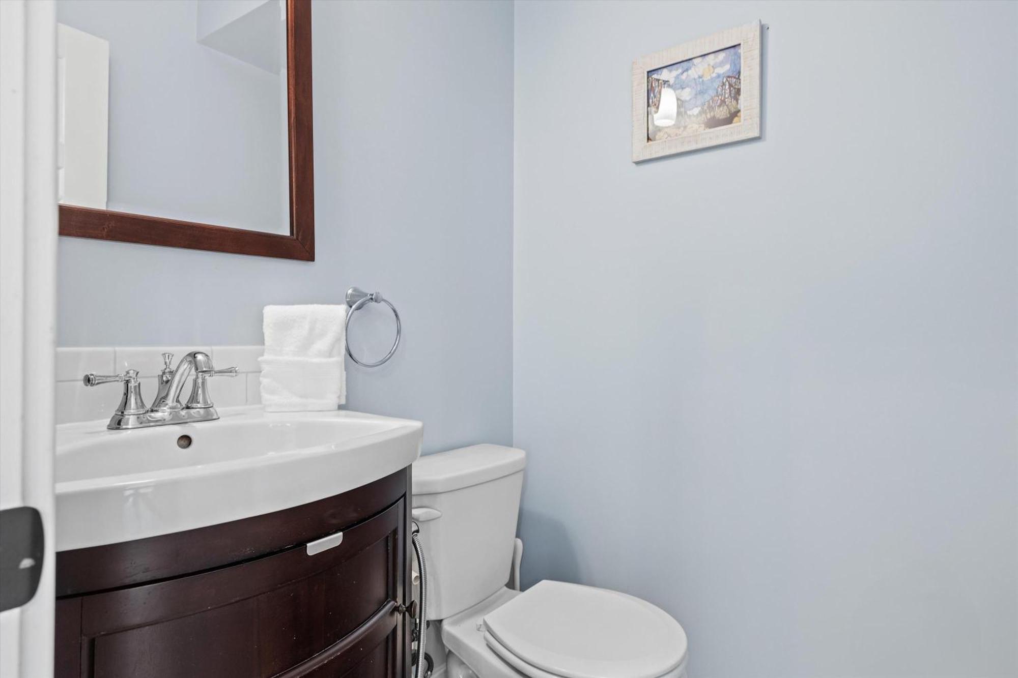 Entire 3-br Row House In Peaceful Kingman Park Dc Holiday home *