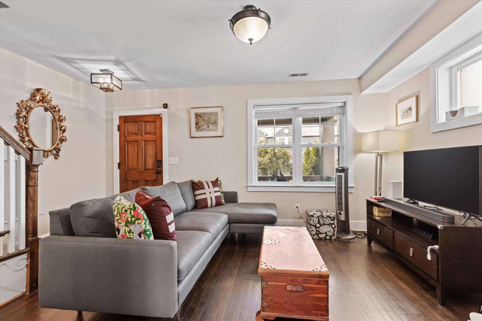 Entire 3-br Row House In Peaceful Kingman Park Dc Holiday home