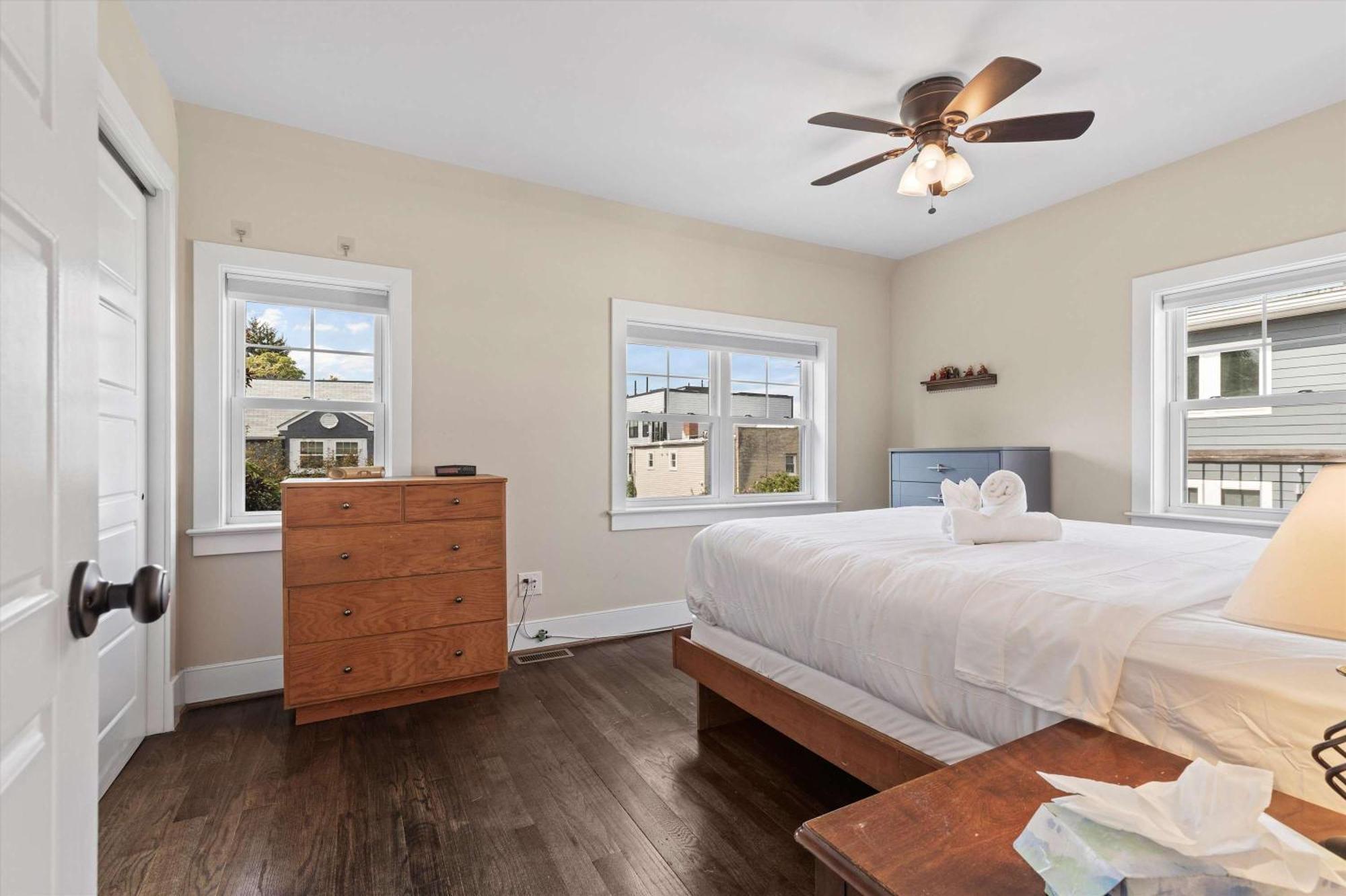 Entire 3-br Row House In Peaceful Kingman Park Dc Holiday home Washington