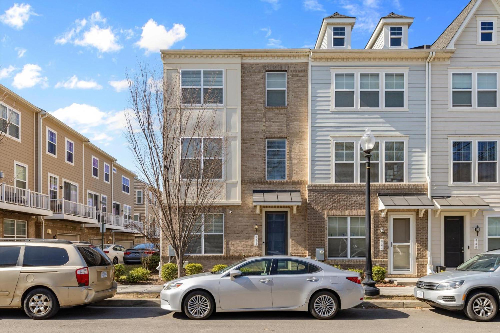 Convenience At A Great Value 4-br Dc Holiday home Washington